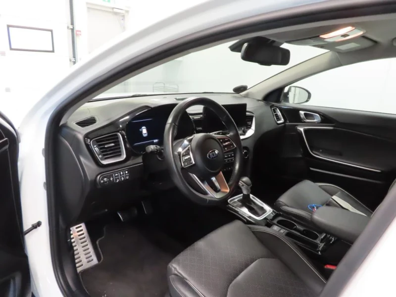Kia XCeed Plug in hybrid Platinum, снимка 5 - Автомобили и джипове - 53114404
