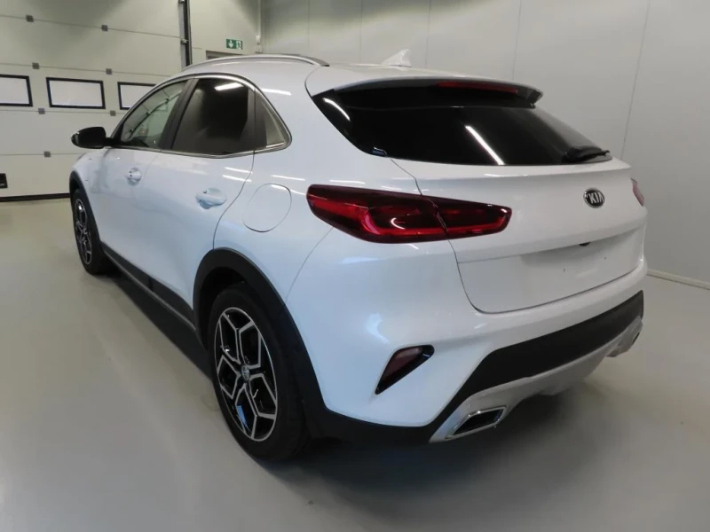 Kia XCeed Plug in hybrid Platinum, снимка 4 - Автомобили и джипове - 53114404