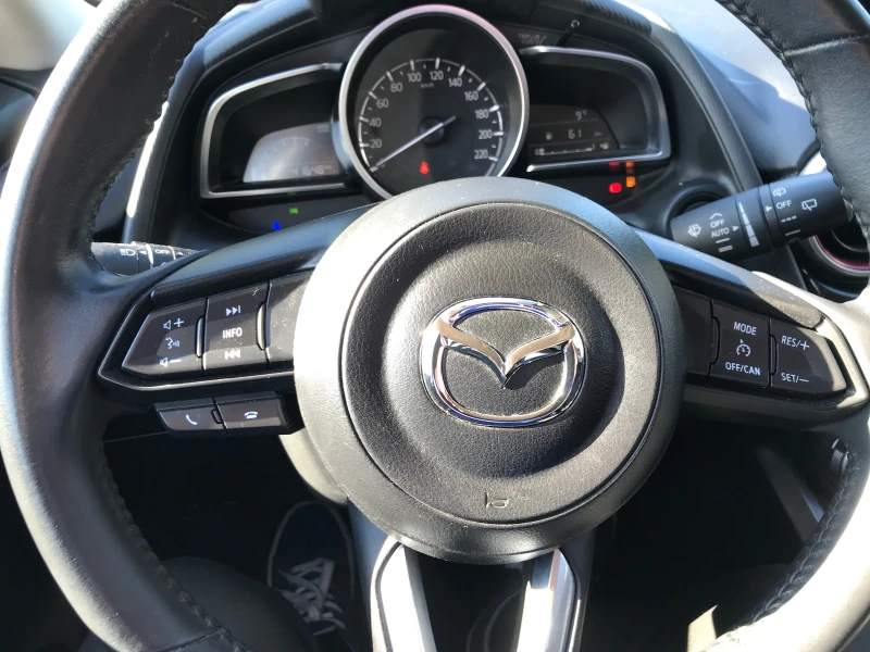 Mazda 2 1.5I, снимка 7 - Автомобили и джипове - 53125006