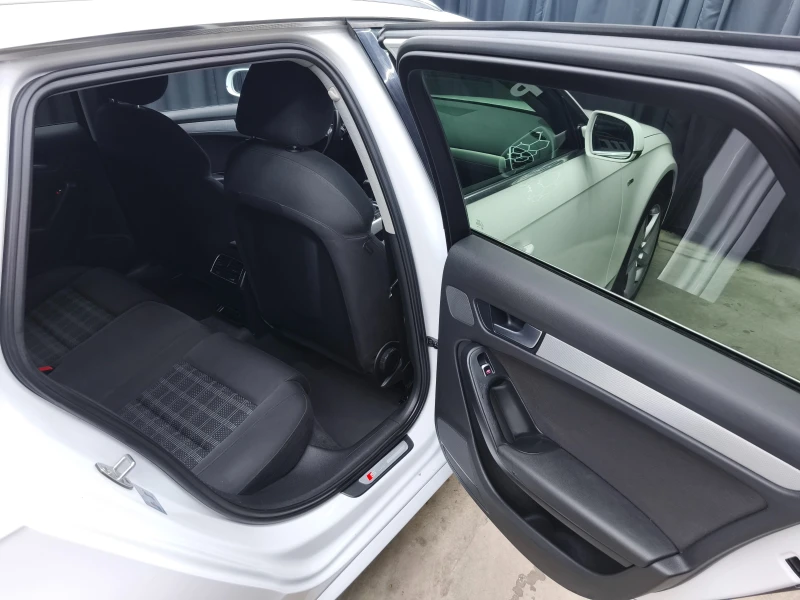 Audi A4 2.0TDI Sline Automatic  150k.c E6B, снимка 11 - Автомобили и джипове - 53267332