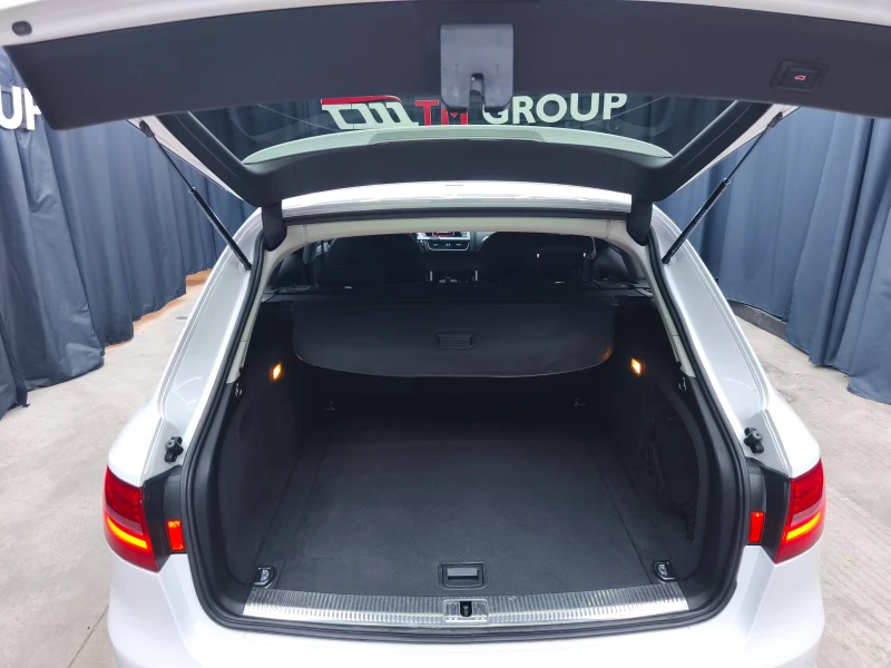 Audi A4 2.0TDI Sline Automatic  150k.c E6B, снимка 10 - Автомобили и джипове - 53267332