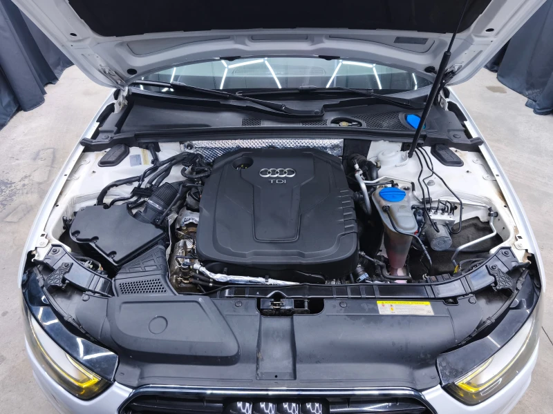 Audi A4 2.0TDI Sline Automatic  150k.c E6B, снимка 16 - Автомобили и джипове - 53267332