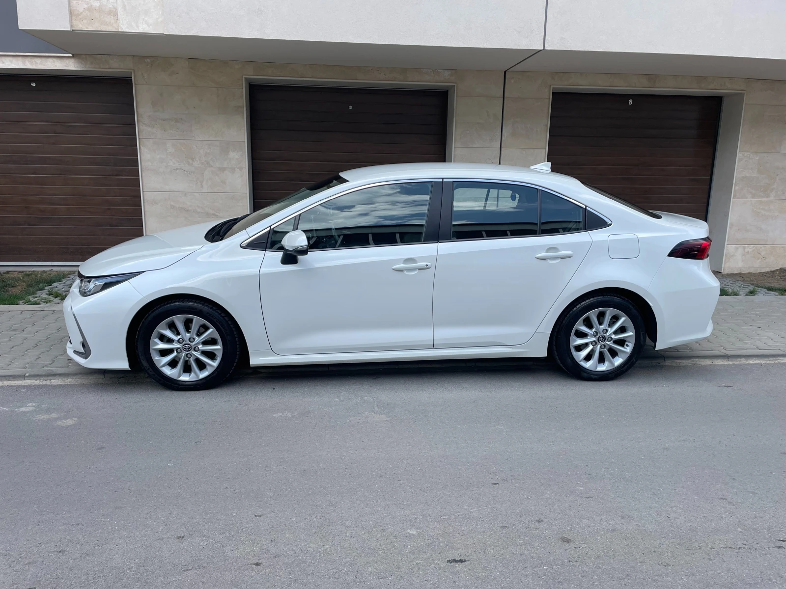 Toyota Corolla 1.6 CVT Executive - в ГАРАНЦИЯ - изображение 5