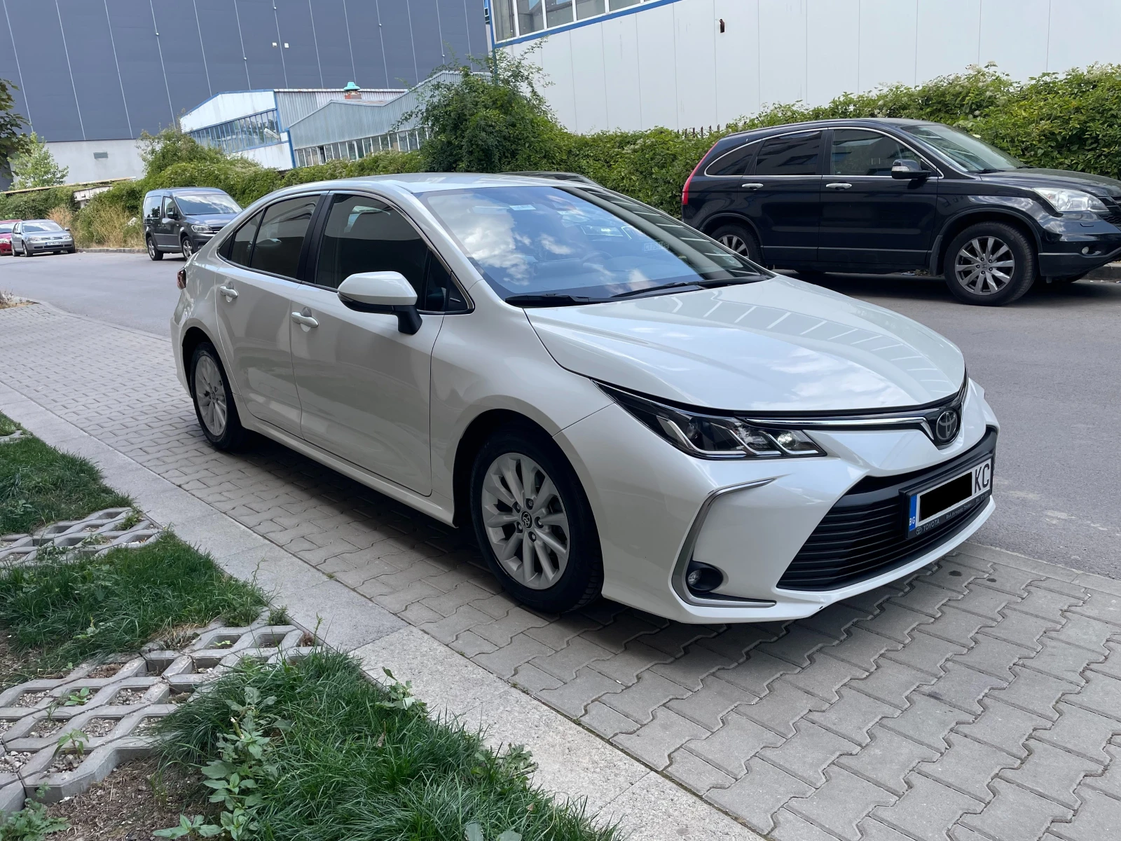 Toyota Corolla 1.6 CVT Executive - в ГАРАНЦИЯ - изображение 2