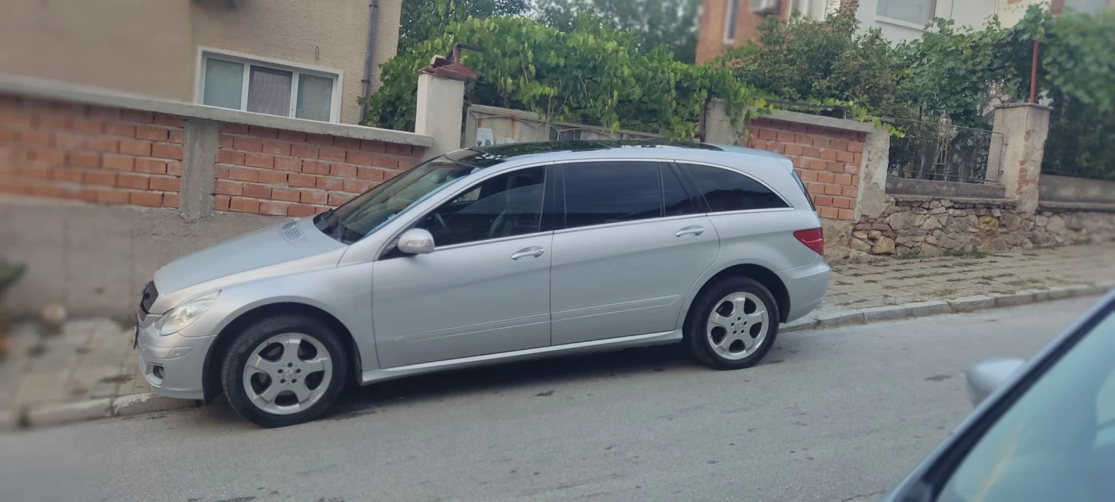 Mercedes-Benz R 320  - изображение 3