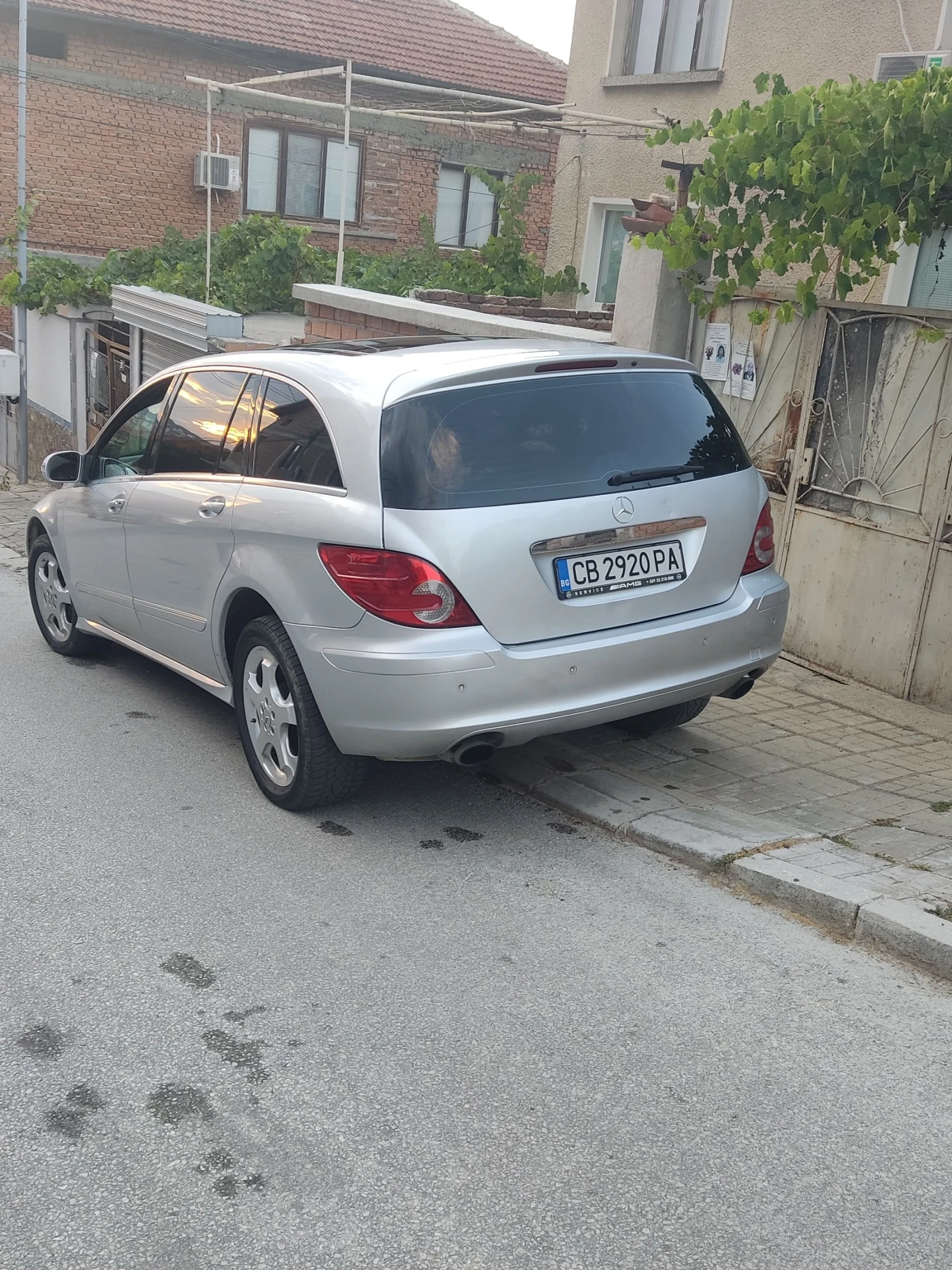 Mercedes-Benz R 320  - изображение 5