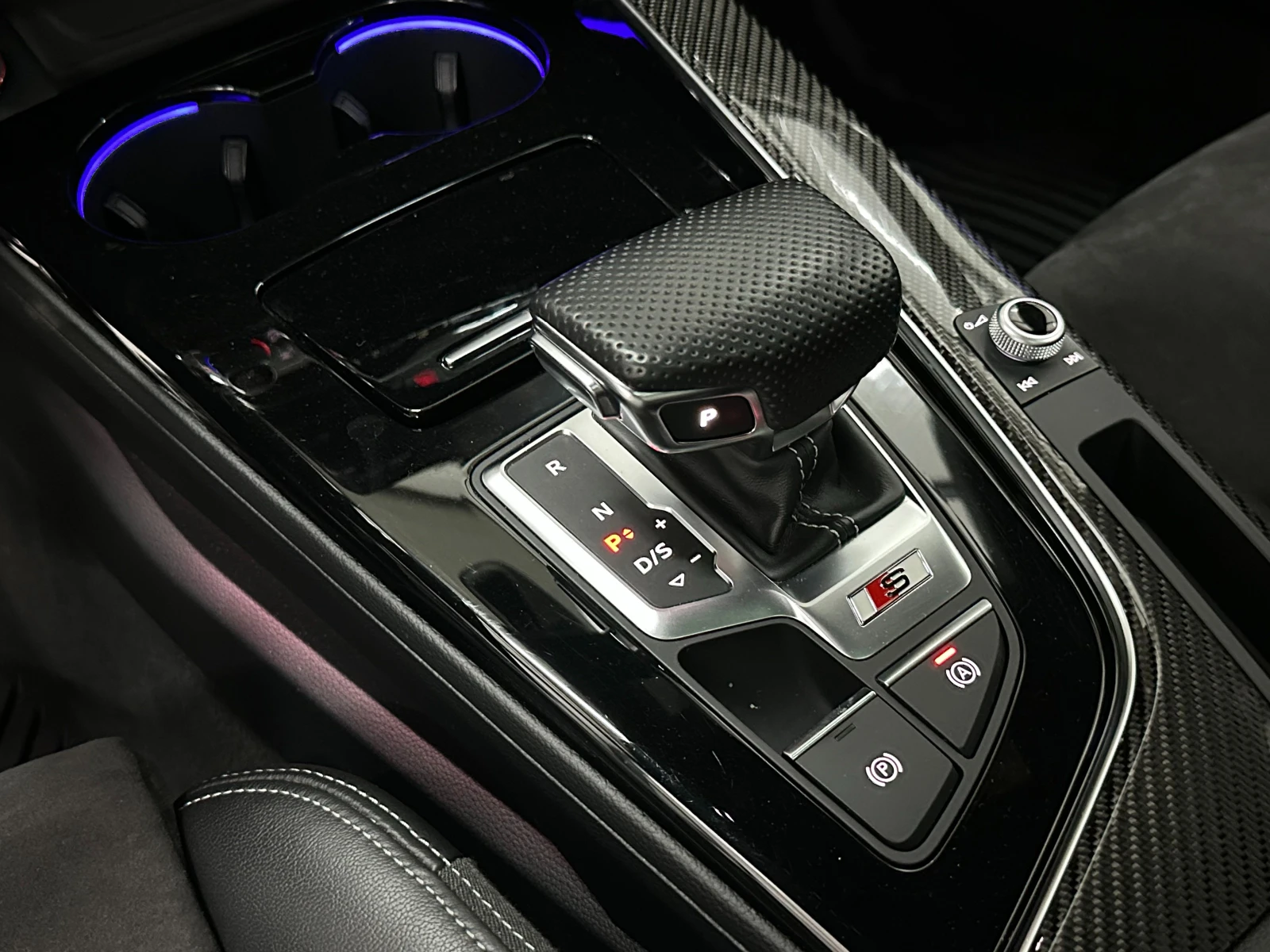 Audi S4 * DISTRONIC* MATRIX* ПОДГРЕВ* МЪРТВИ ТОЧКИ* , снимка 12 - Автомобили и джипове - 51083974