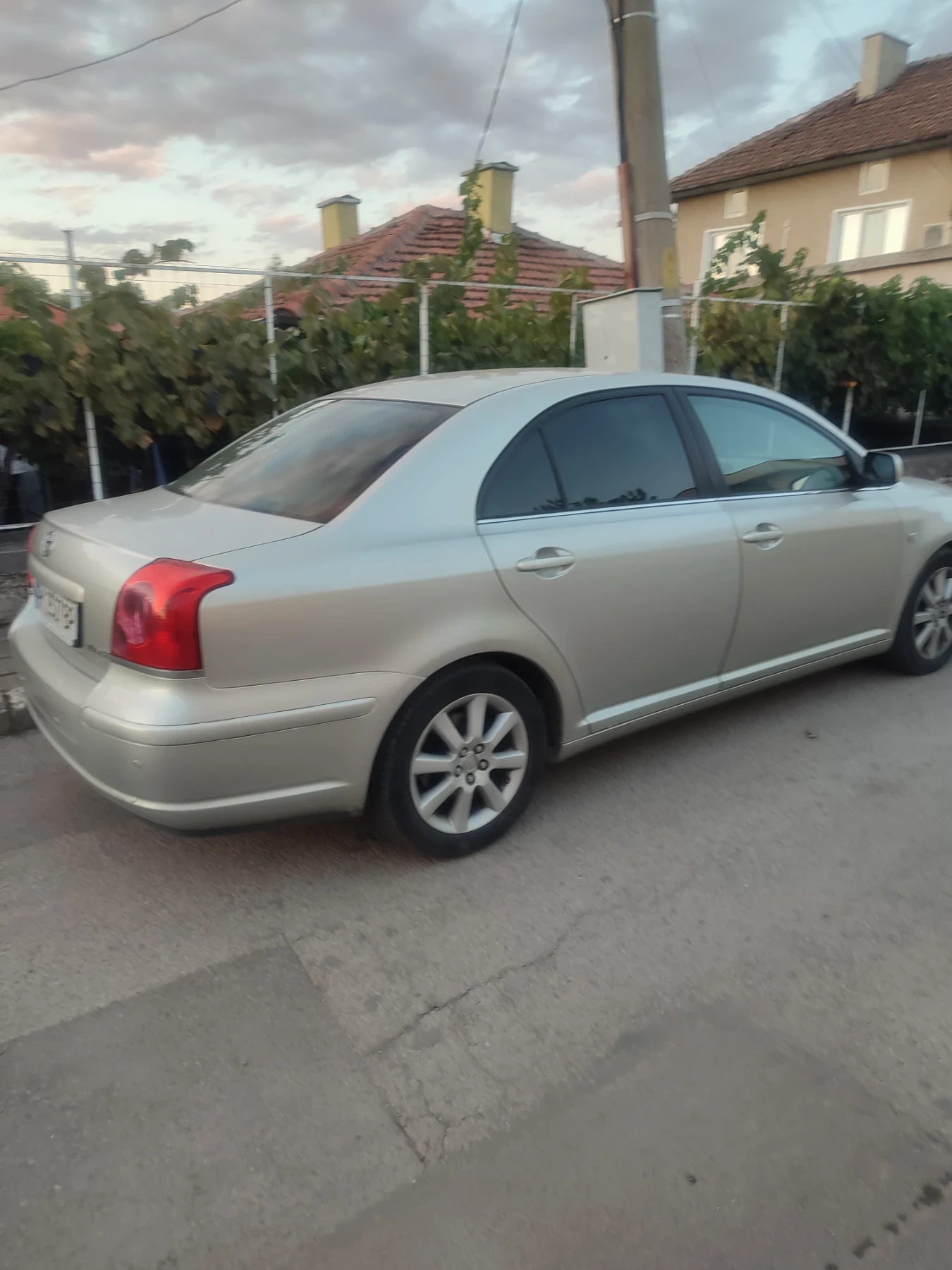 Toyota Avensis  - изображение 3