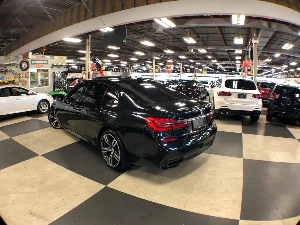 BMW 750 * АВТО КРЕДИТ* ЦЕНА ДО БГ * СЕРВИЗНА ИСТОРИЯ *  - изображение 5