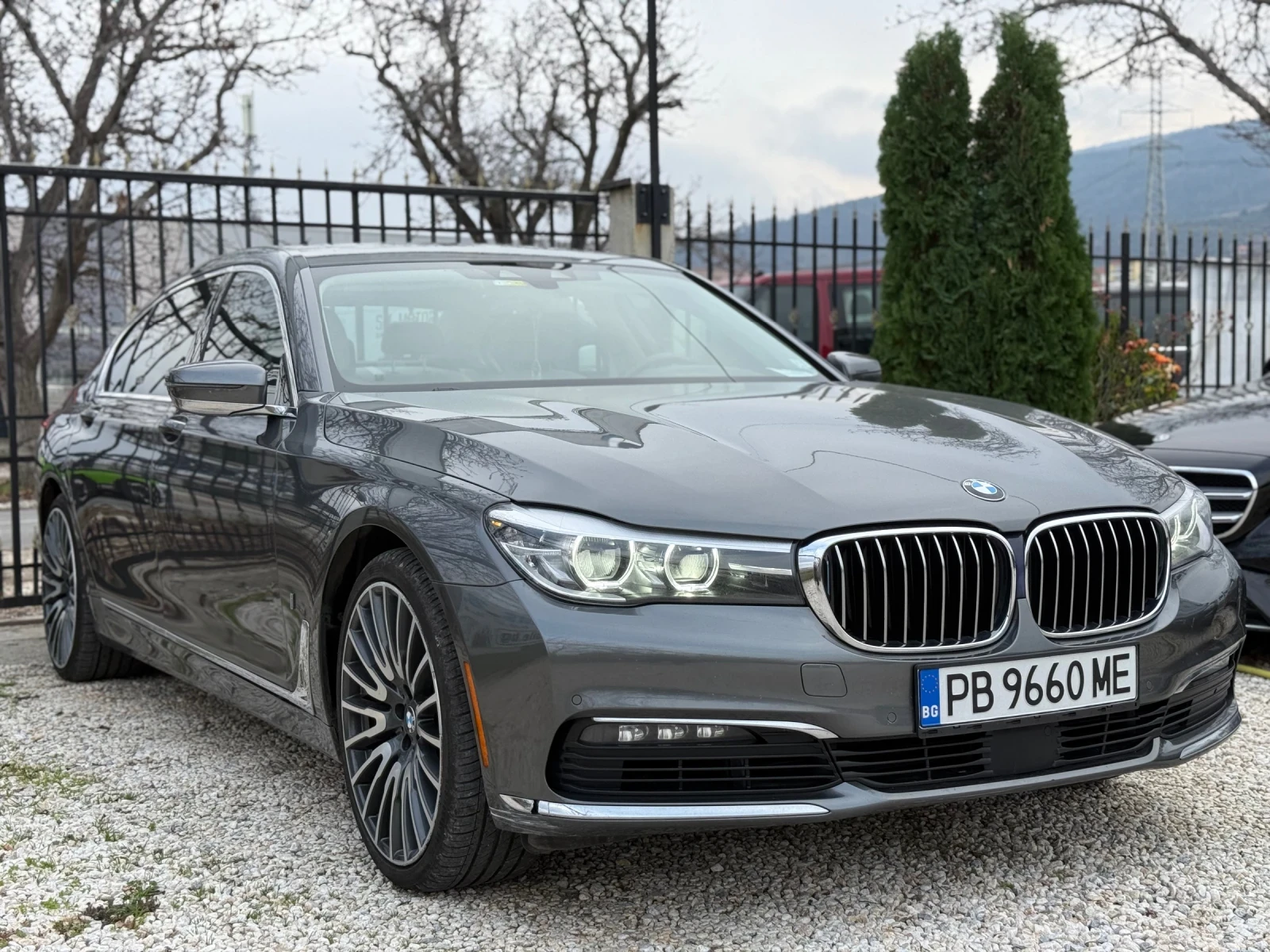 BMW 740 E/hybrid/LONG - изображение 2