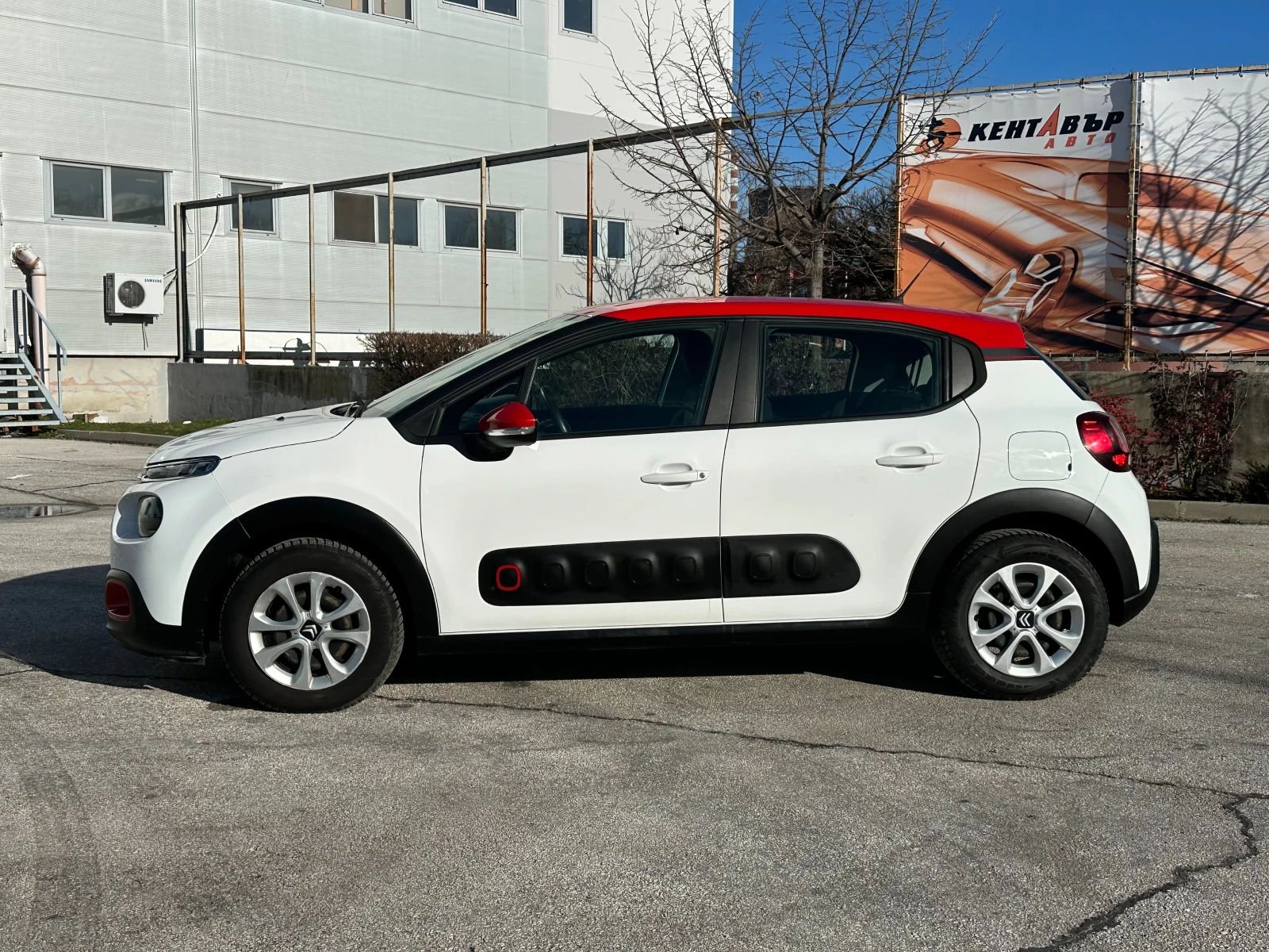 Citroen C3 1.2i 82 к.с. - изображение 2