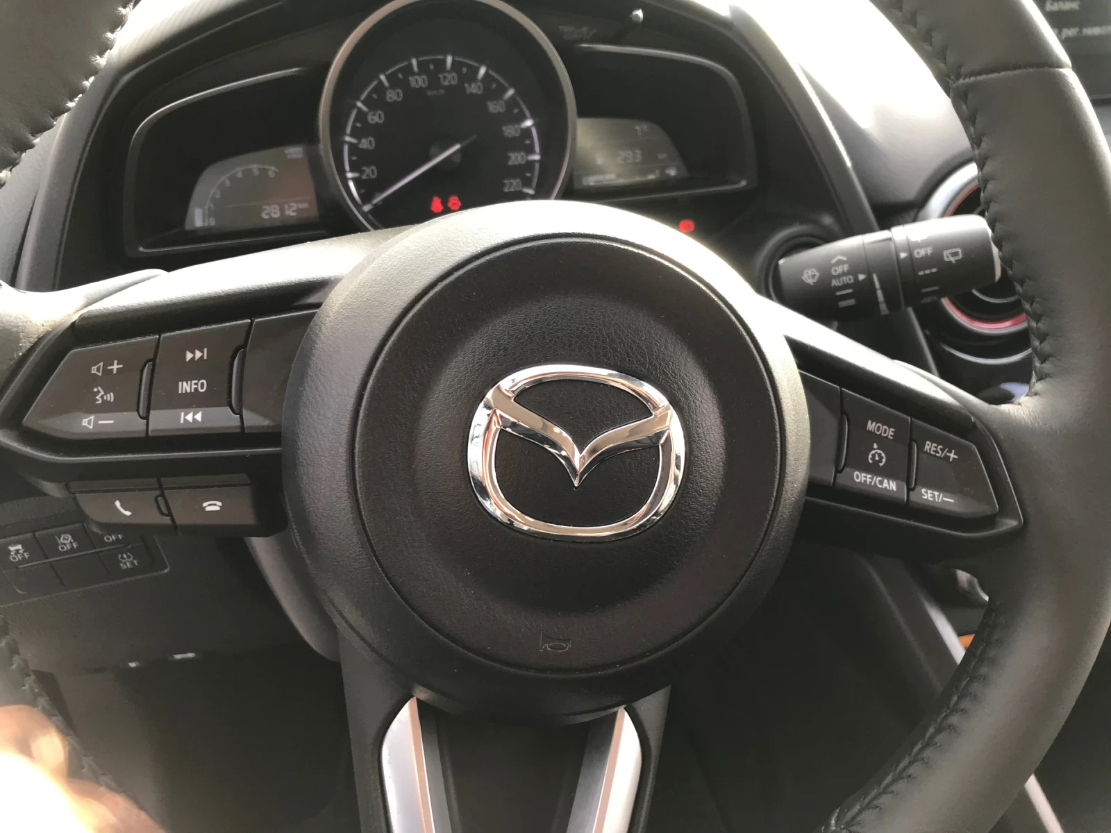 Mazda 2 1.5I - изображение 8