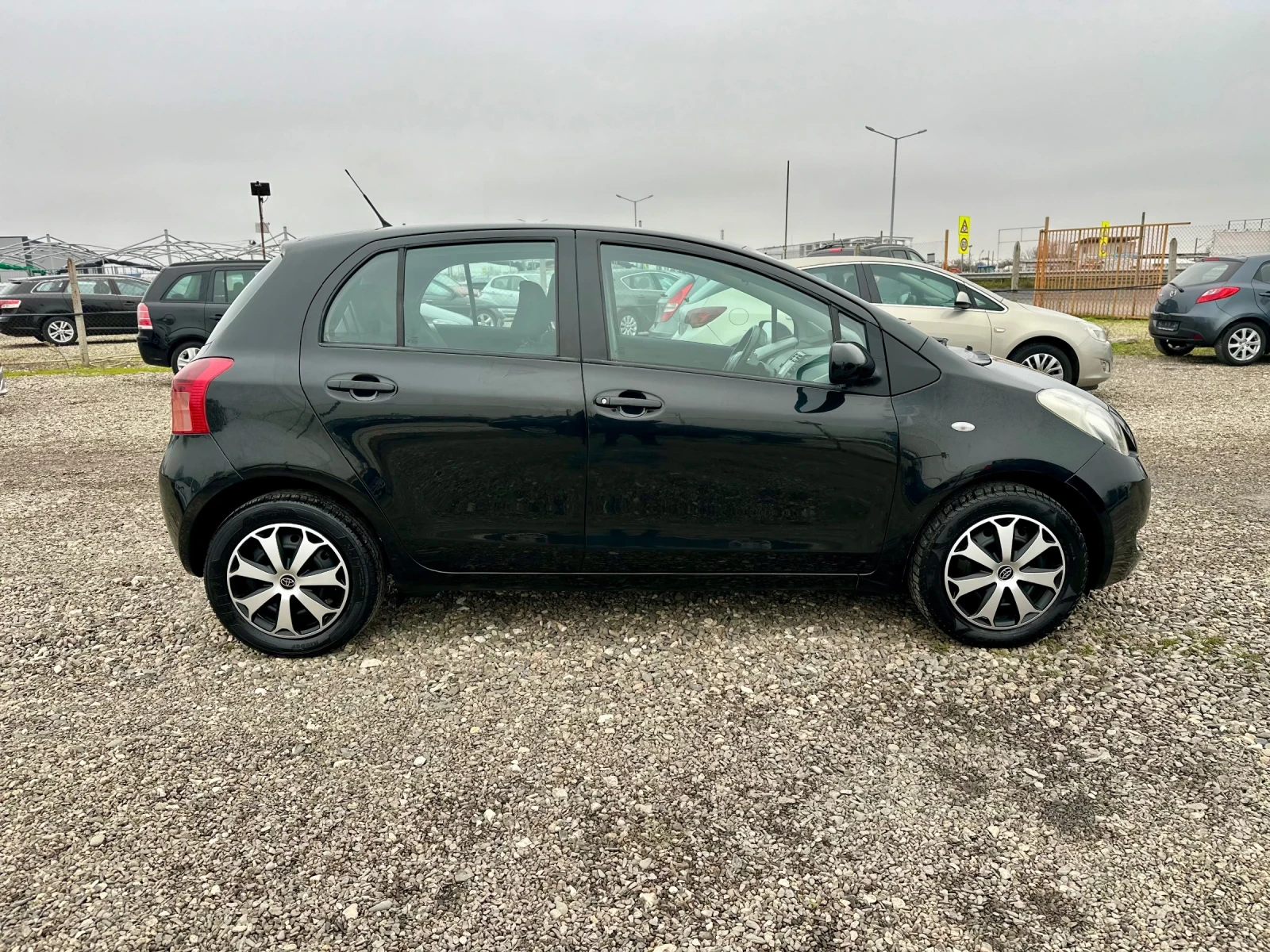 Toyota Yaris 1.3i 87kc / ITALY *  | Mobile.bg � ����������� 4