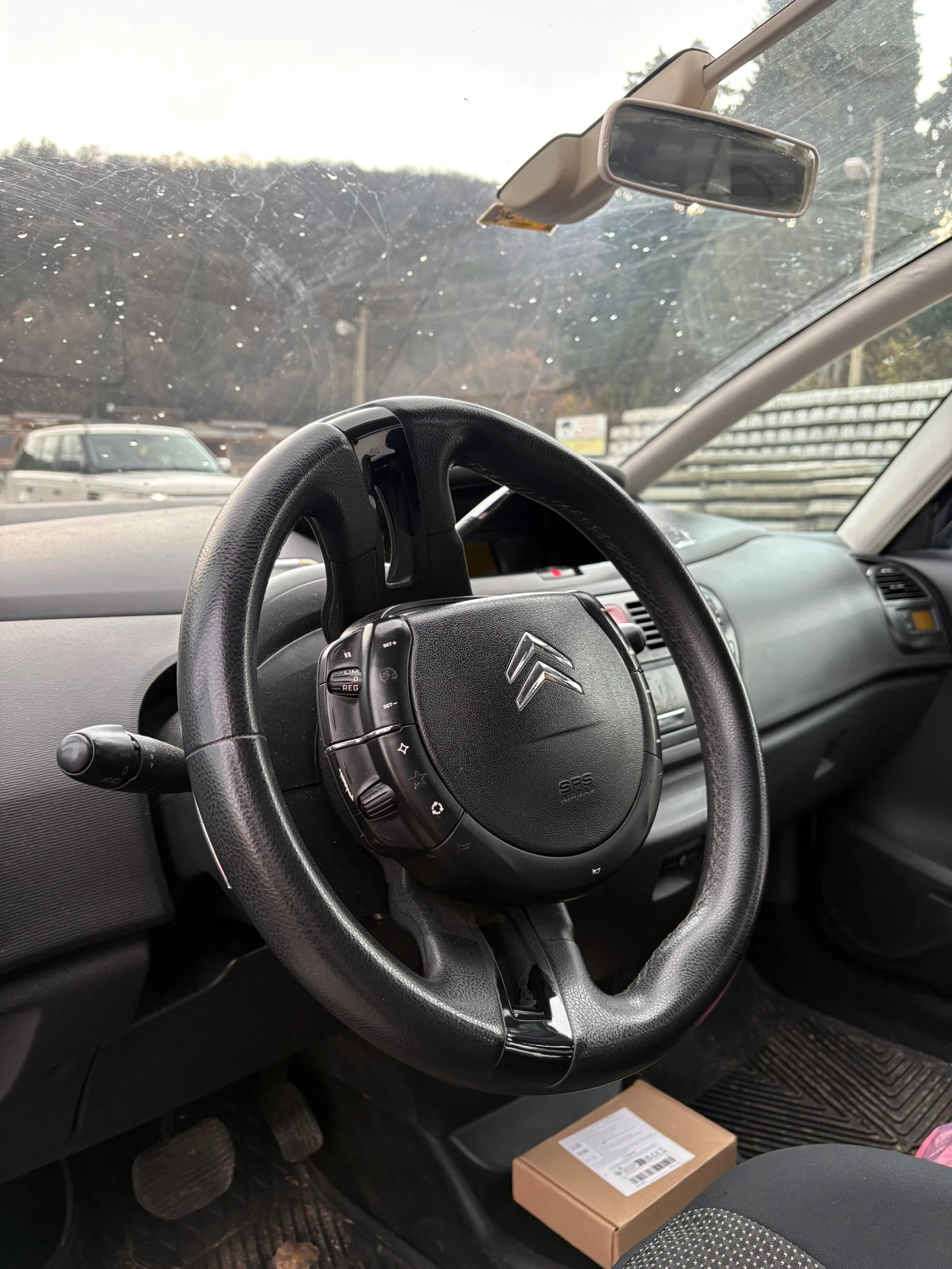 Citroen C4 Picasso 2.0 HDI - изображение 4