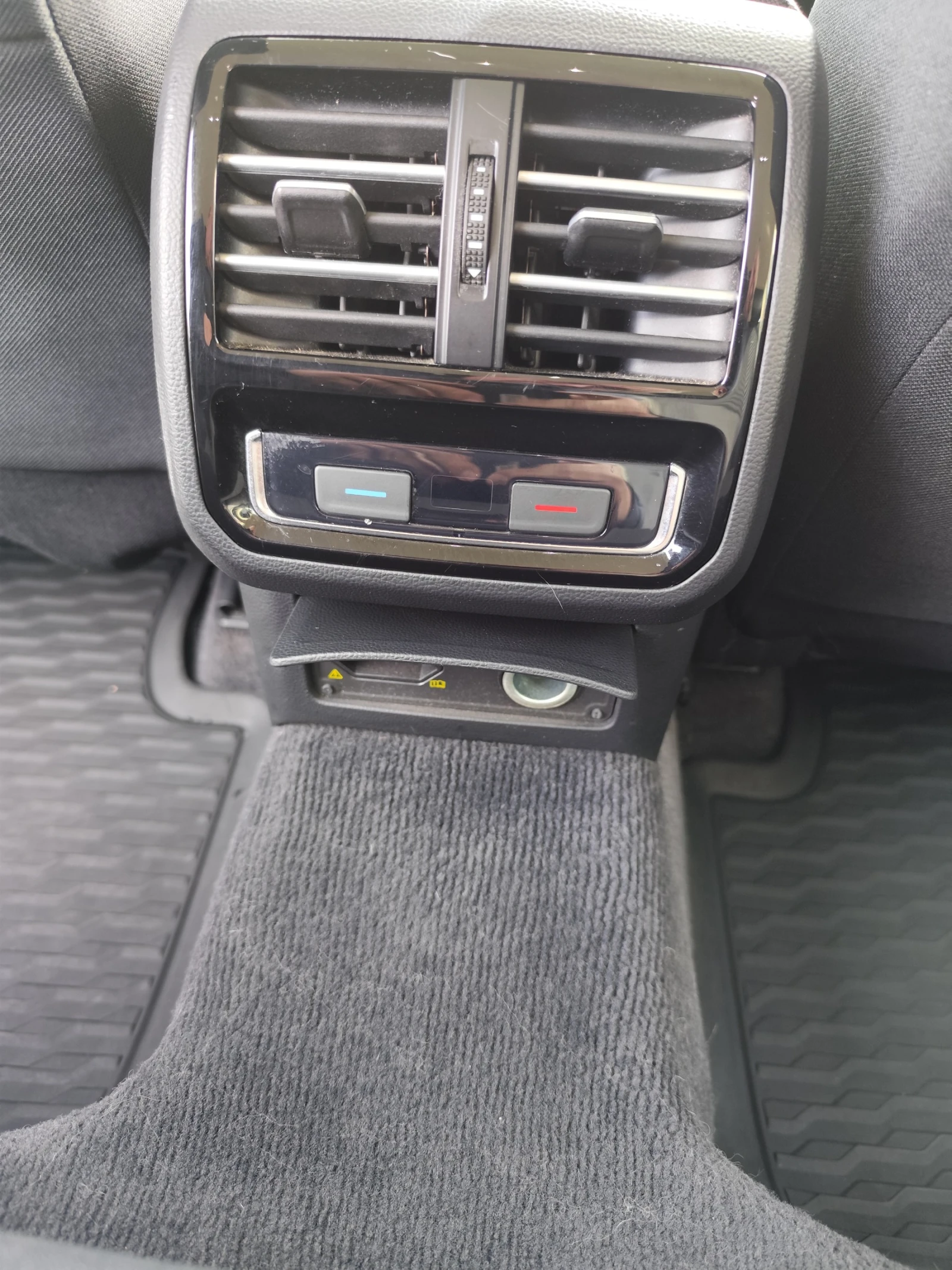 VW Passat B8 VARIANT, снимка 10 - Автомобили и джипове - 53708233