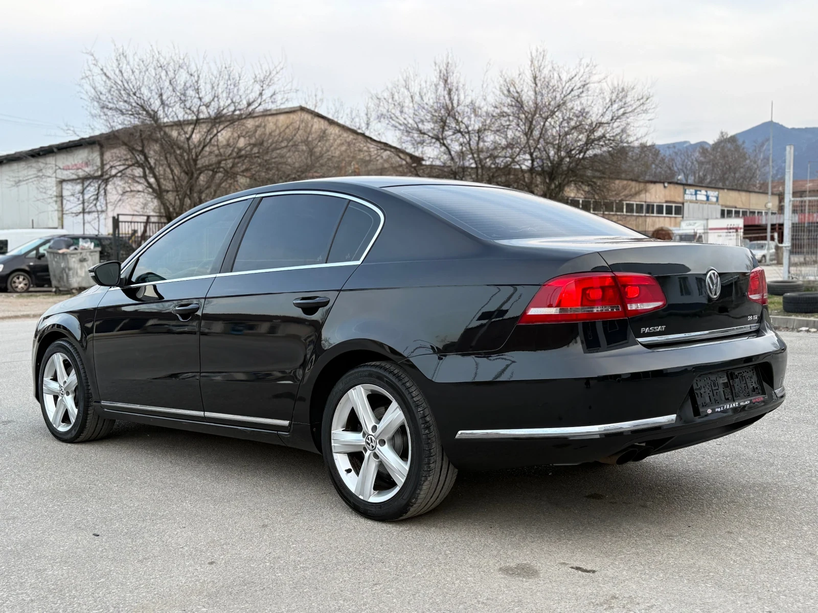 VW Passat 2.0TDI Кожа Навигация, снимка 5 - Автомобили и джипове - 53878373