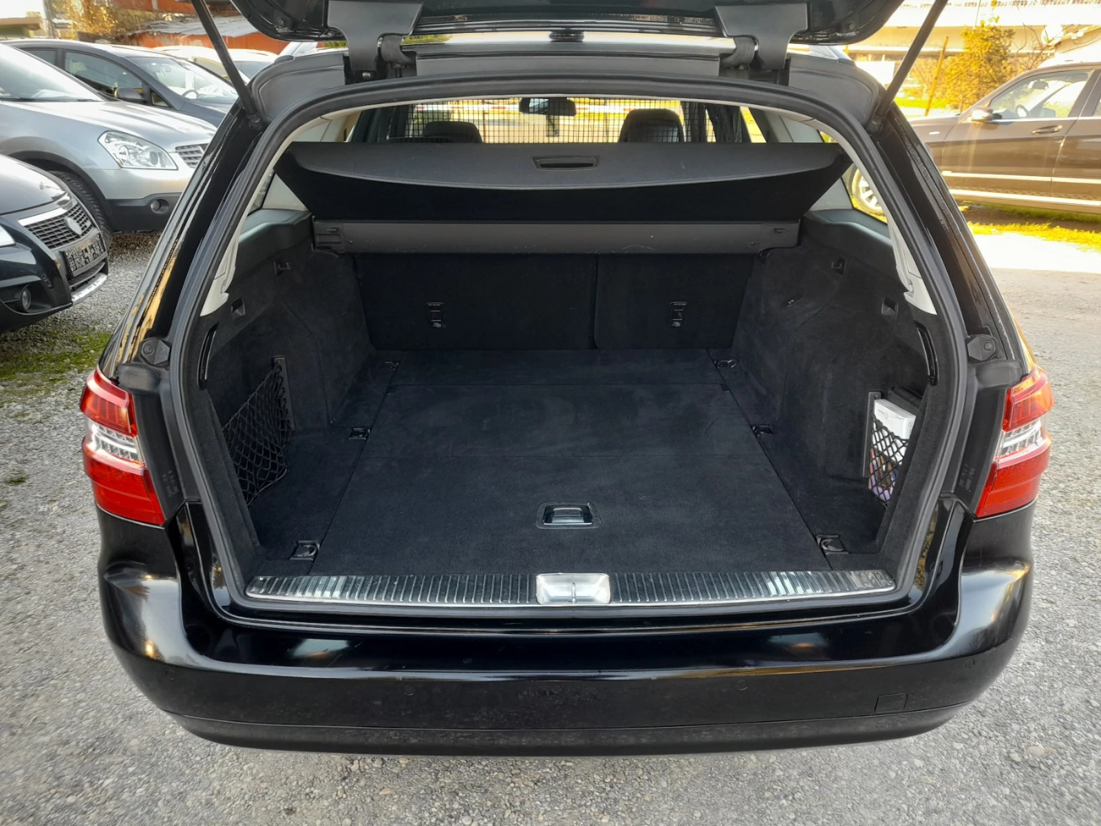 Mercedes-Benz E 220 2.2CDI, снимка 10 - Автомобили и джипове - 54138470