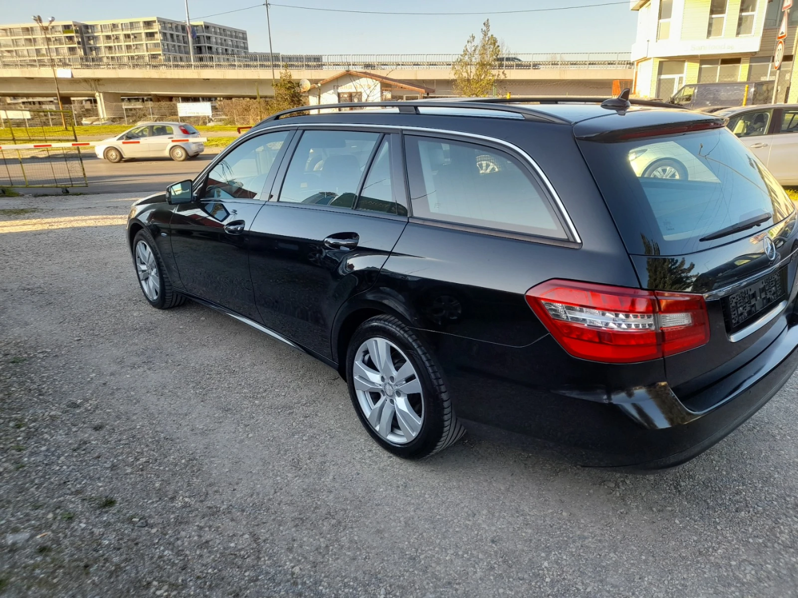 Mercedes-Benz E 220 2.2CDI, снимка 6 - Автомобили и джипове - 54138470