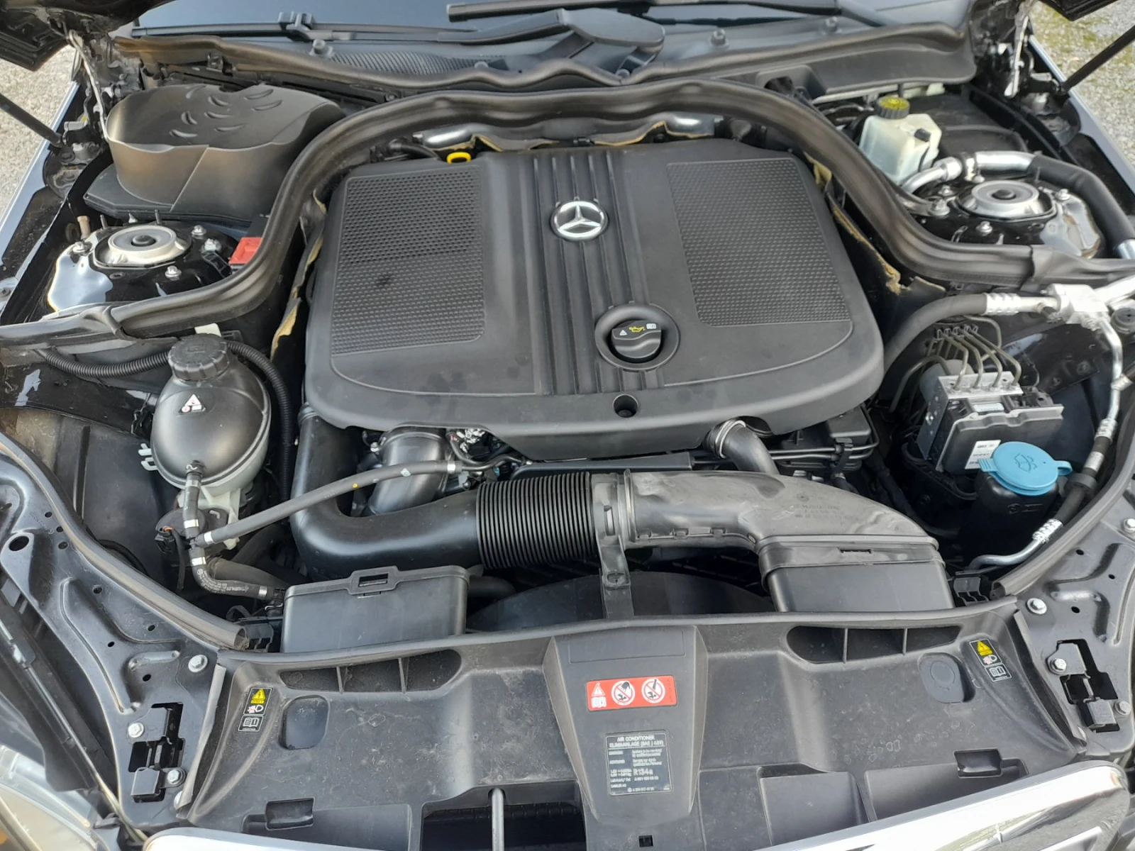 Mercedes-Benz E 220 2.2CDI, снимка 17 - Автомобили и джипове - 54138470