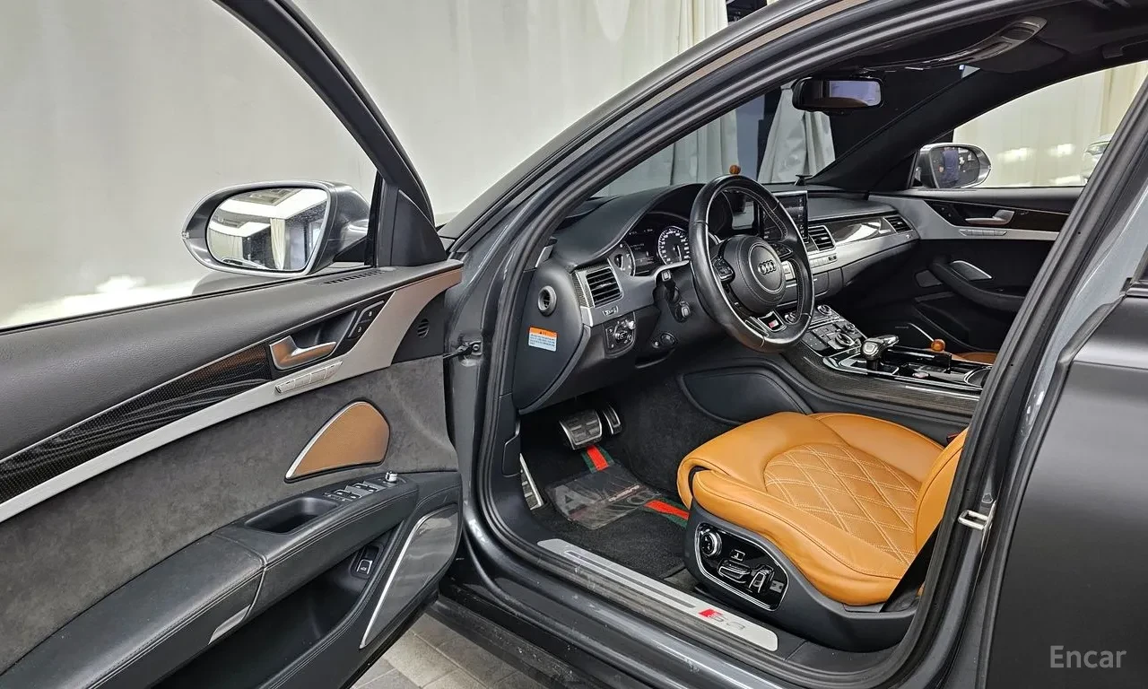Audi S8 bang&olufsen* massage, снимка 6 - Автомобили и джипове - 54730344