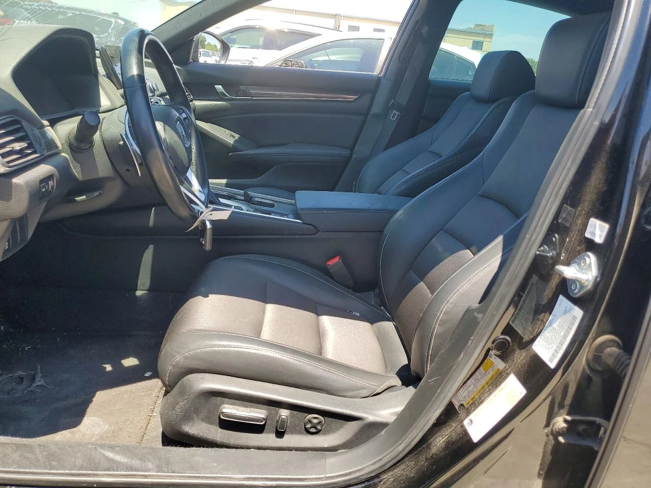 Honda Accord 1.5l Sport, снимка 7 - Автомобили и джипове - 55106718
