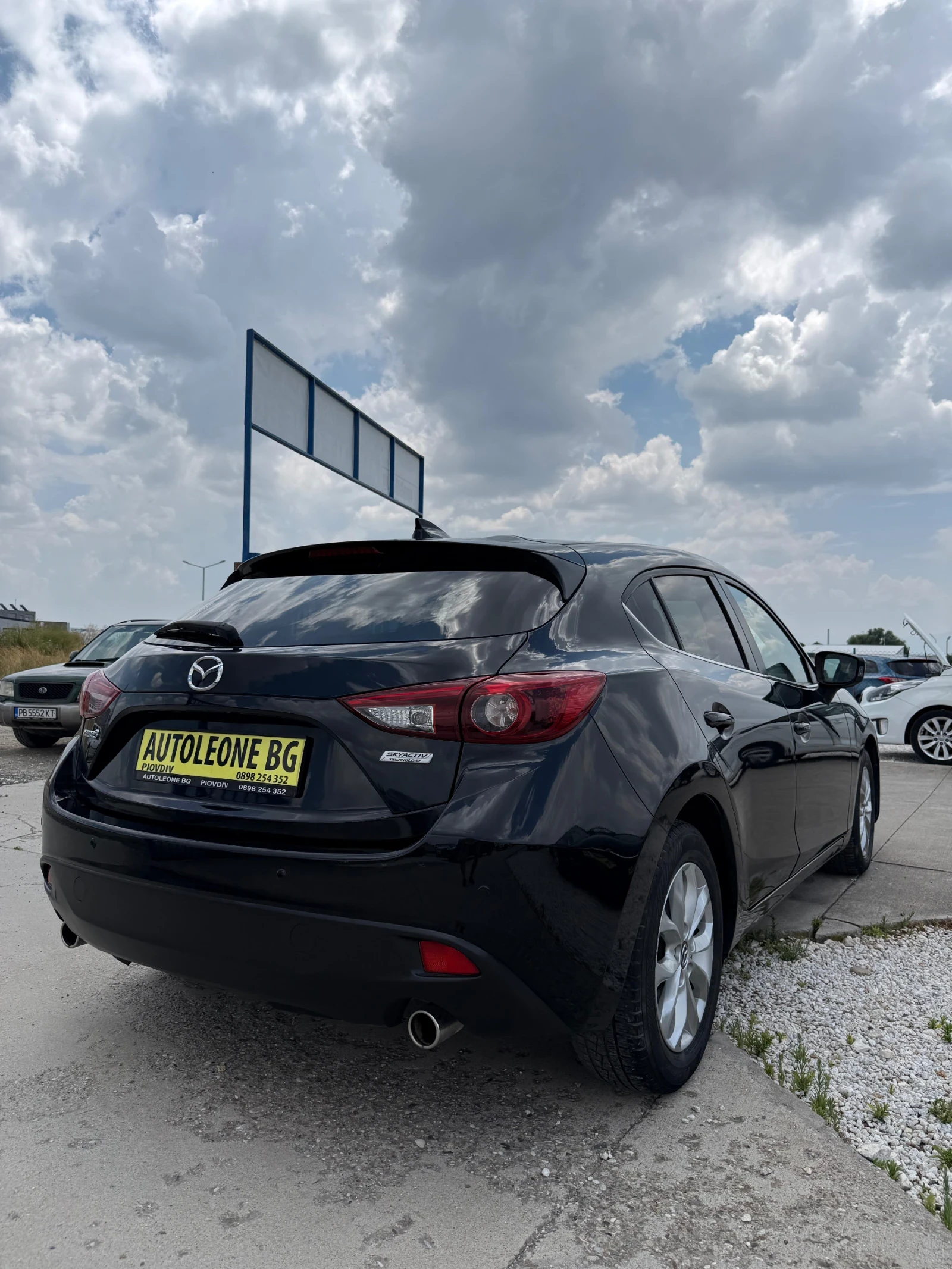 Mazda 3 2.2 SKYACTIV, снимка 6 - Автомобили и джипове - 55153727
