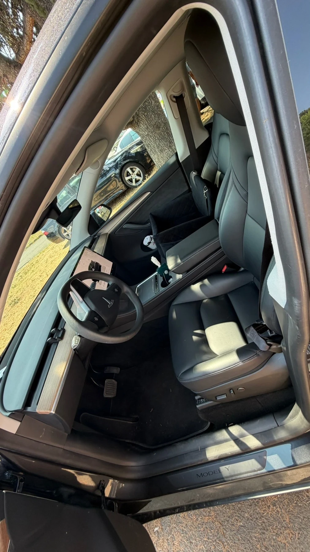 Tesla Model Y 2024 Dual motor Long Range 33000 km, снимка 4 - Автомобили и джипове - 55331443