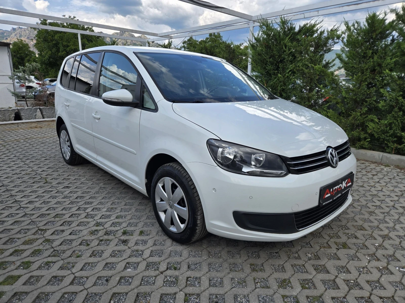VW Touran 2.0TDI-140кс= АВТОМАТ= FACELIFT= NAVI= АВТОПИЛОТ, снимка 2 - Автомобили и джипове - 55435998