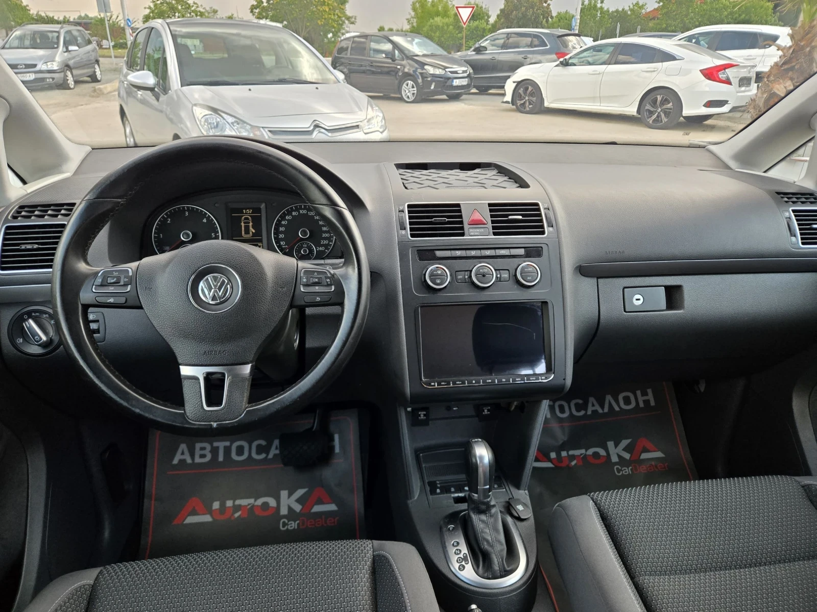 VW Touran 2.0TDI-140кс= АВТОМАТ= FACELIFT= NAVI= АВТОПИЛОТ, снимка 11 - Автомобили и джипове - 55435998