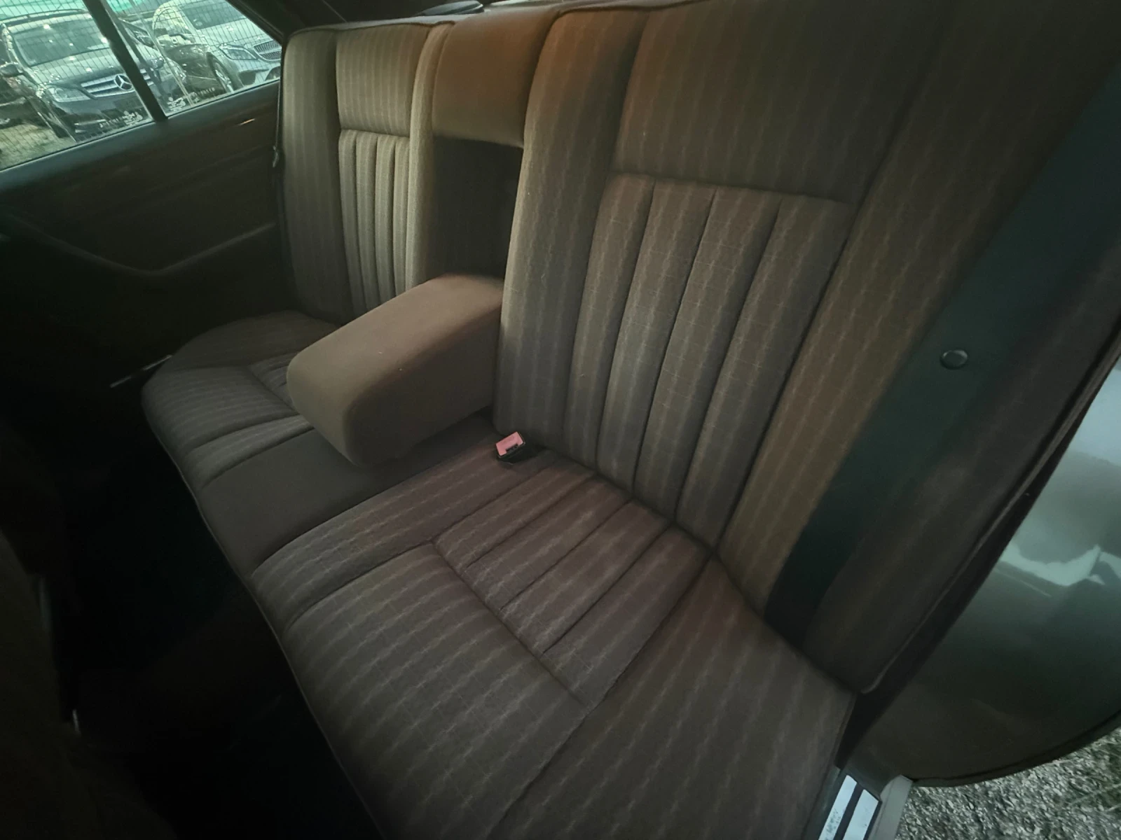 Mercedes-Benz 124 124-avtomat-бензин/ газ, снимка 13 - Автомобили и джипове - 55650059