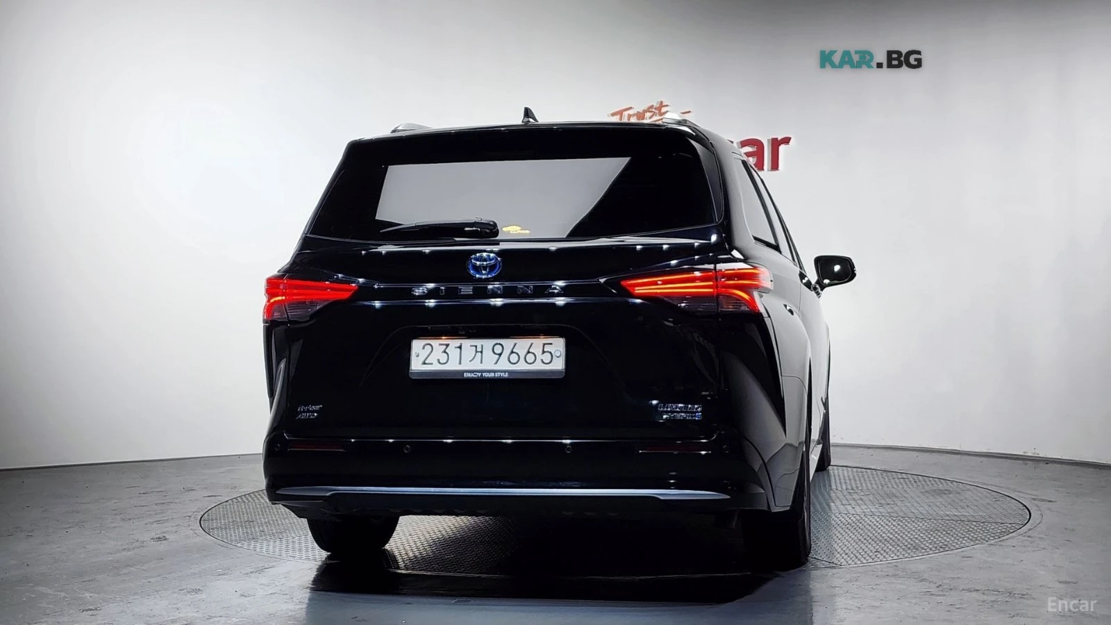 Toyota Sienna 2.5 HYBRID* AWD* ПОДГРЕВ* ОБДУХВАНЕ* ШИБИДАХ* 360*, снимка 4 - Автомобили и джипове - 55787611