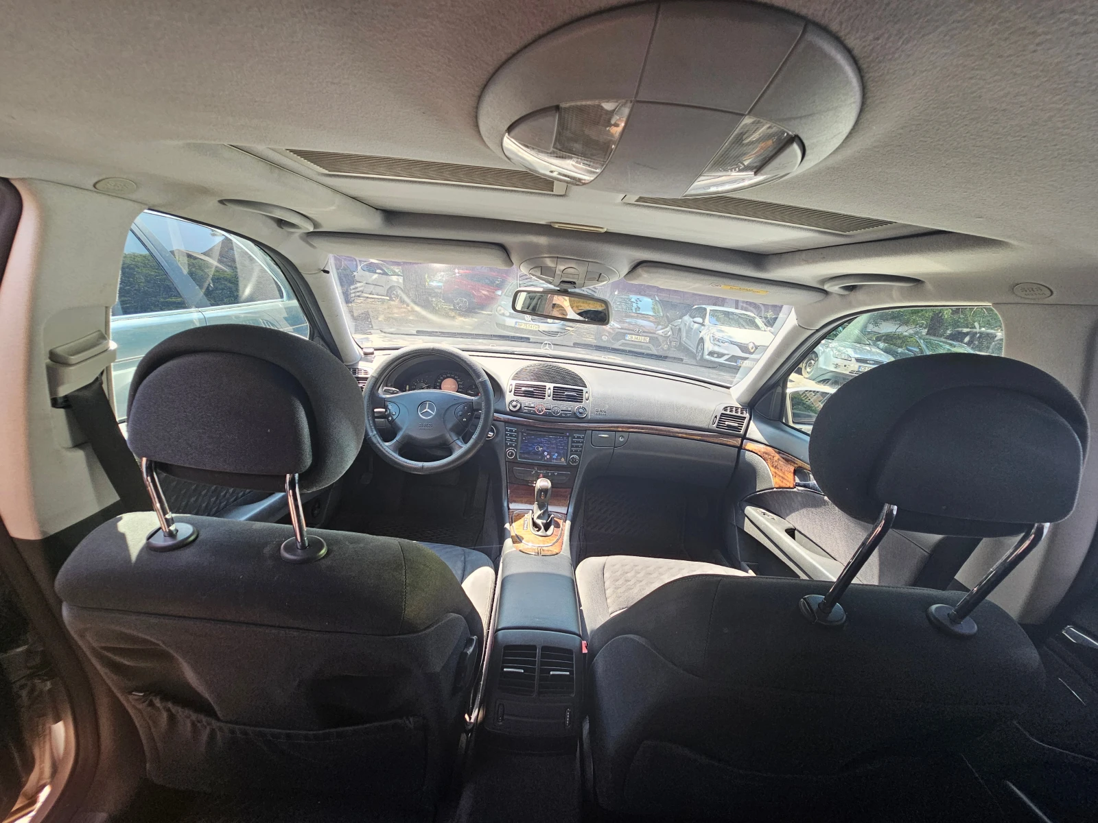 Mercedes-Benz E 220, снимка 9 - Автомобили и джипове - 55817225