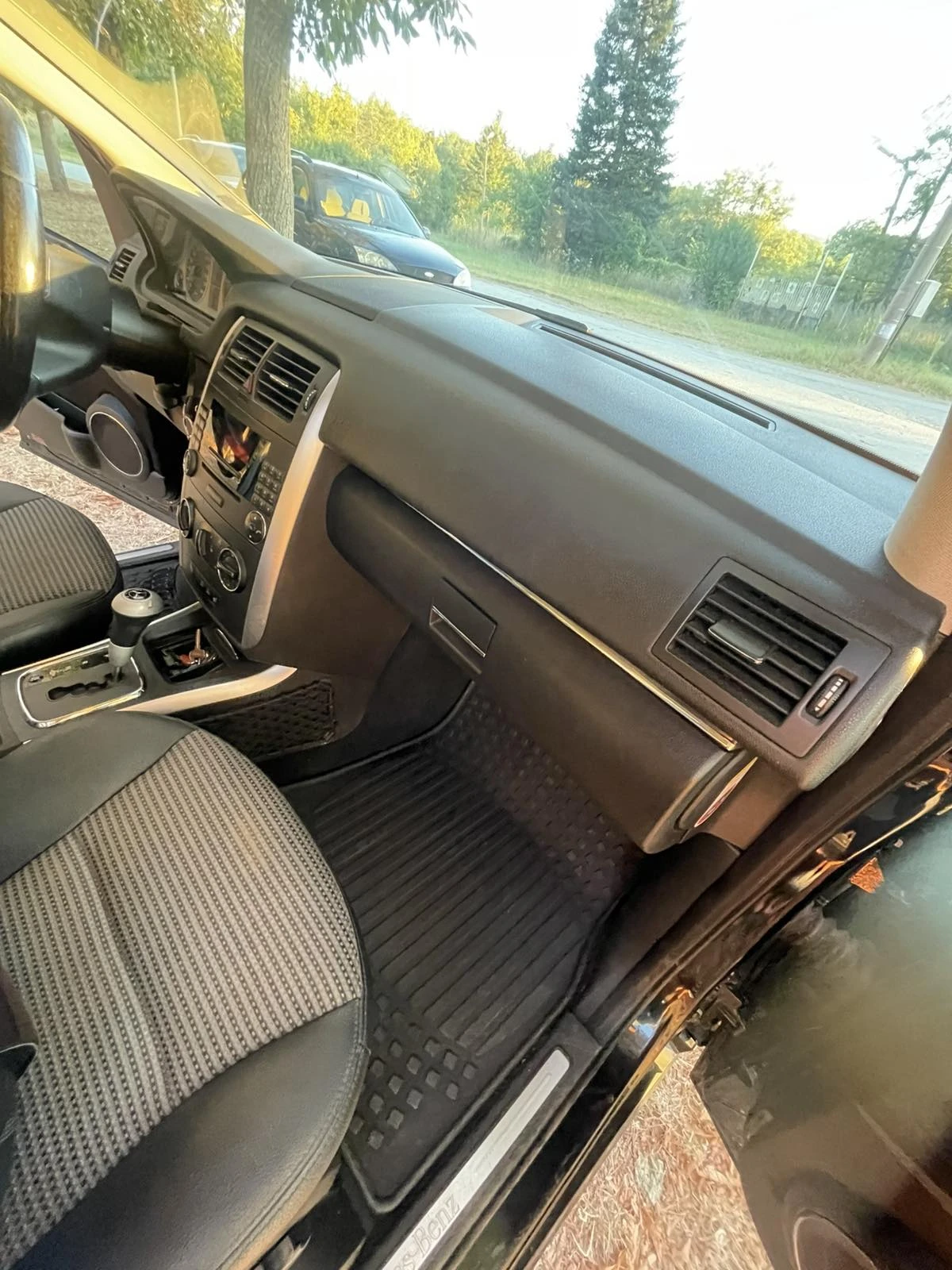 Mercedes-Benz B 200, снимка 9 - Автомобили и джипове - 55876346