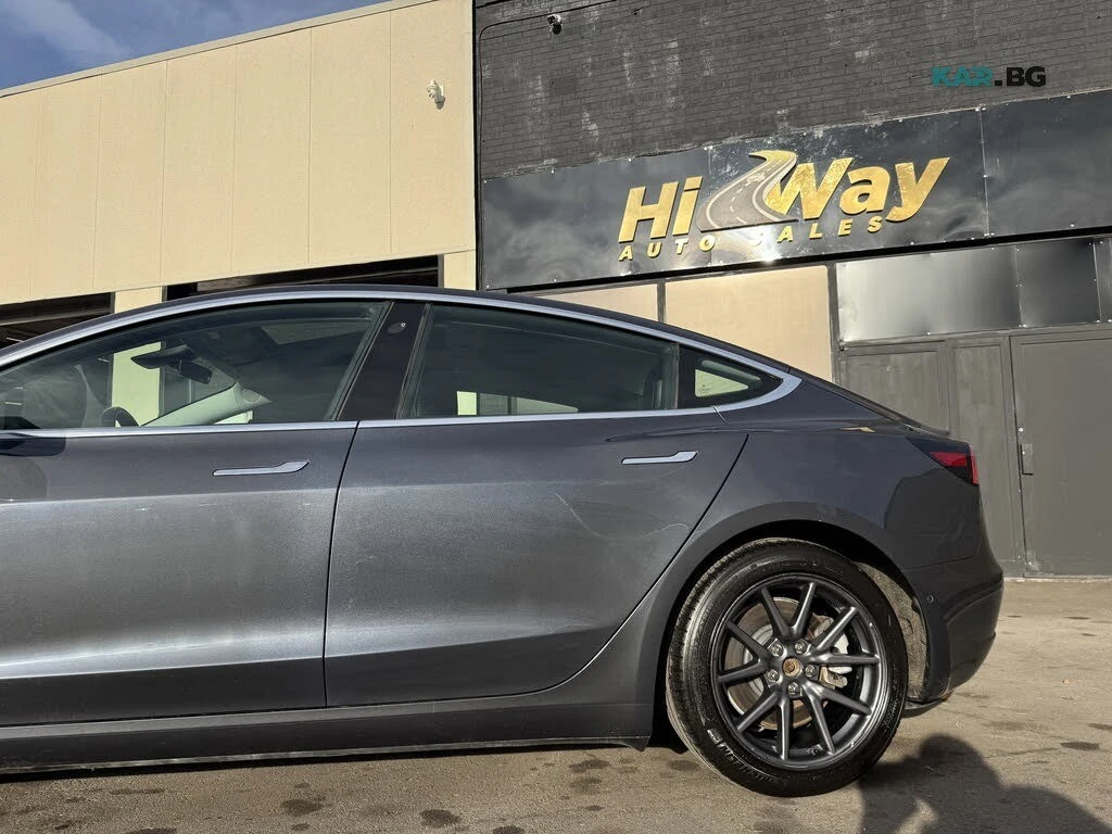 Tesla Model 3 Mid Range RWD* PANORAMA* ПОДГРЕВ* КРАЙНА ЦЕНА* , снимка 3 - Автомобили и джипове - 56183104