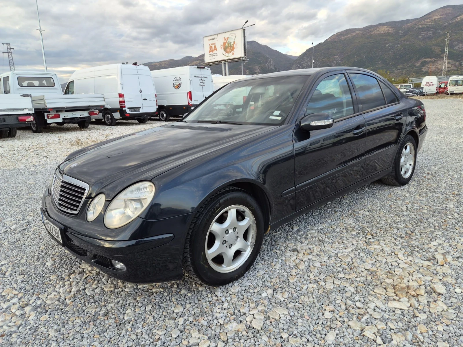 Mercedes-Benz E 220 CDI * Нави * Автомат * 4 зонов Клима* 