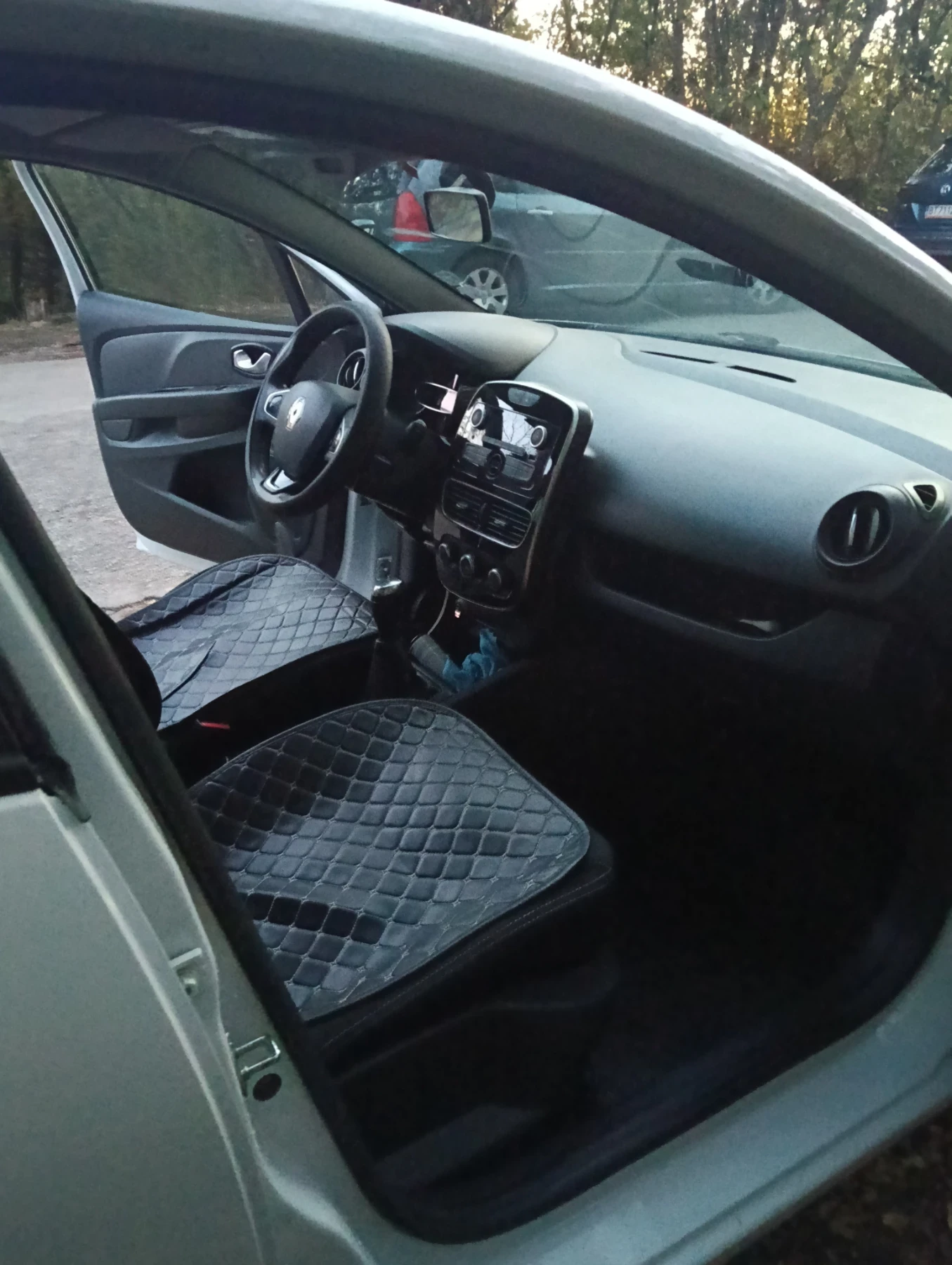 Renault Clio, снимка 2 - Автомобили и джипове - 56641988