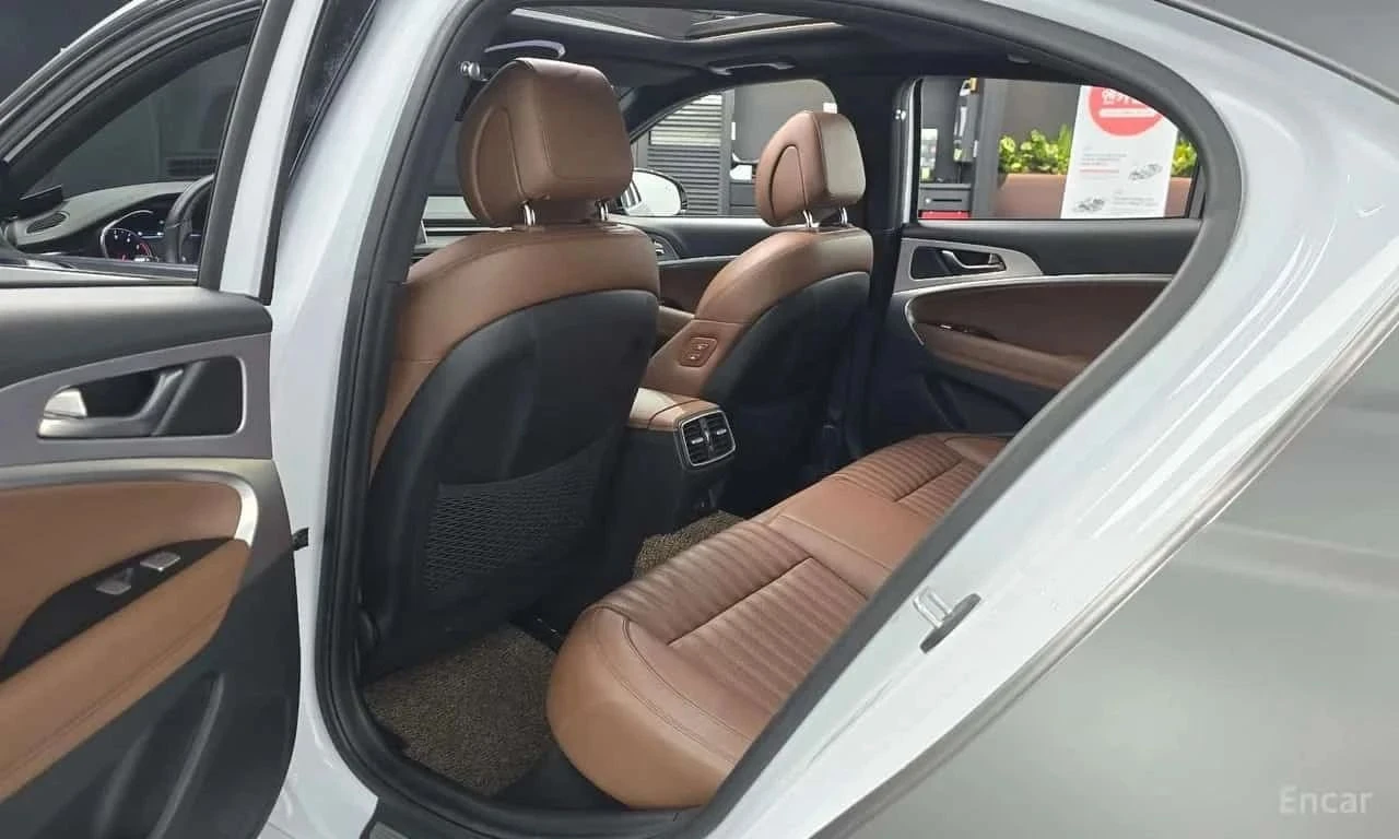 Genesis G70, снимка 13 - Автомобили и джипове - 56727581