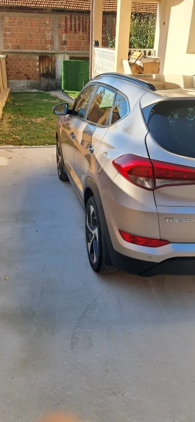 Hyundai Tucson 2.0 Avtomat , Navi, Panorama, TOP!!! | Mobile.bg    6
