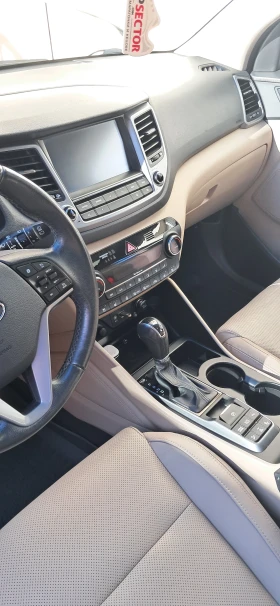 Hyundai Tucson 2.0 Avtomat , Navi, Panorama, TOP!!! | Mobile.bg    9
