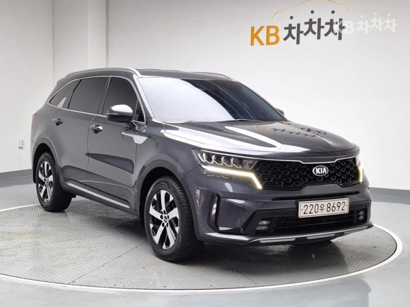 Kia Sorento 2.2 Diesel 2WD Prestige, снимка 4 - Автомобили и джипове - 47729895