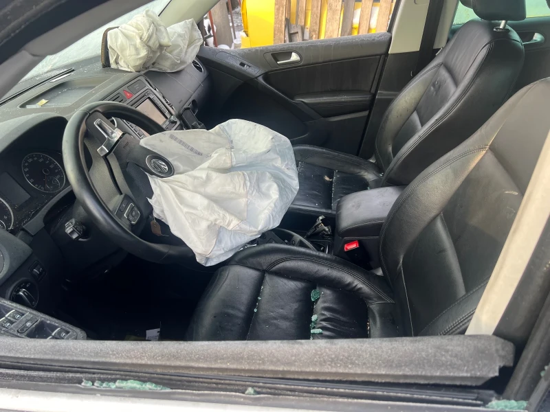VW Tiguan 2.0tdi, снимка 3 - Автомобили и джипове - 53349530