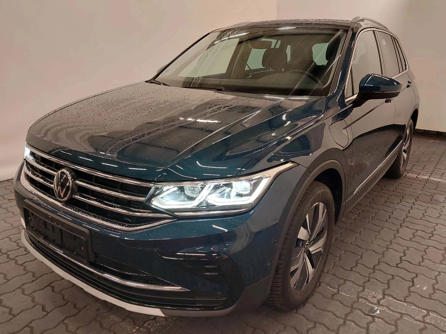 VW Tiguan 1, 4 TSI e-Hybrid DSG "Elegance" - изображение 8