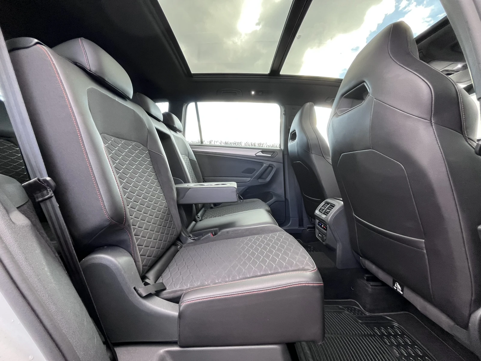 Seat Tarraco 6+ 1 FR 2.0 TDI 4Drive От България!, снимка 10 - Автомобили и джипове - 53749651