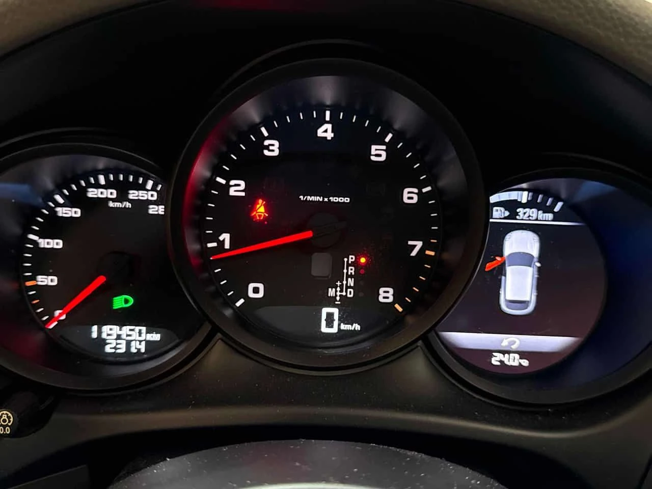 Porsche Macan * AWD 4dr * CARFAX * БЕЗ ПЪРВОНАЧАЛНА ВНОСКА, снимка 8 - Автомобили и джипове - 55156409