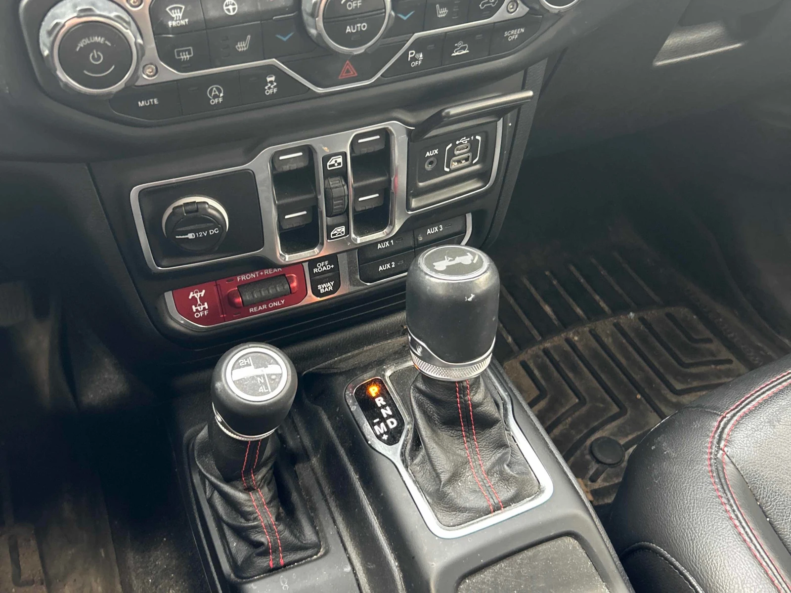 Jeep Wrangler * Unlimited Rubicon * CARFAX * БЕЗ ПЪРВОНАЧАЛНА , снимка 15 - Автомобили и джипове - 56149999