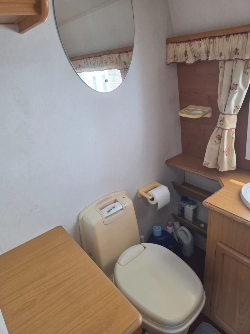 Каравана Avondale Rialto 550-4, снимка 11 - Каравани и кемпери - 51996744