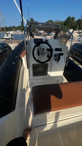 Надуваема лодка Joker Boat Barracuda Clubman 22, снимка 11