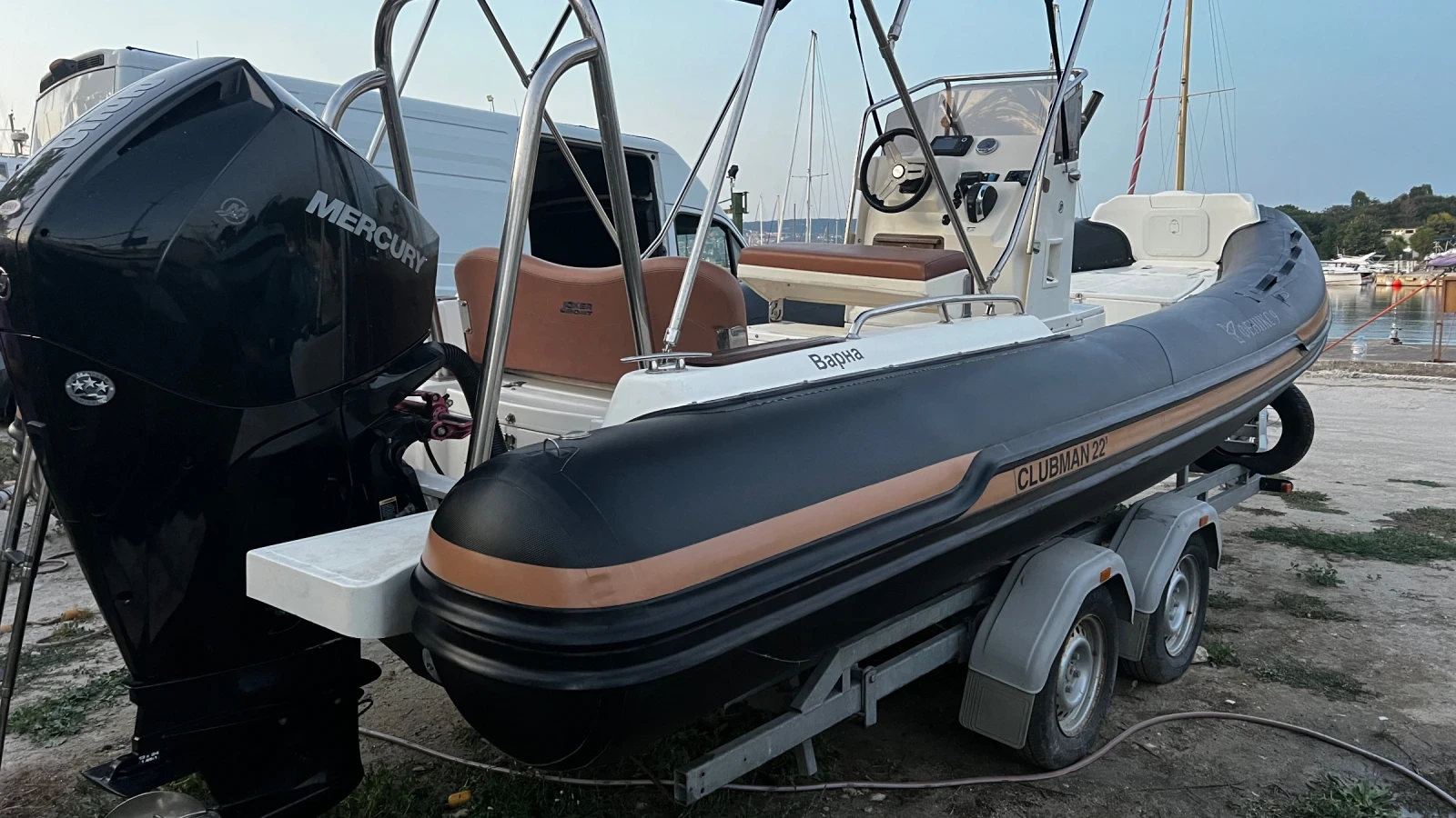 Надуваема лодка Joker Boat Barracuda Clubman 22, снимка 2 - Воден транспорт - 55657428