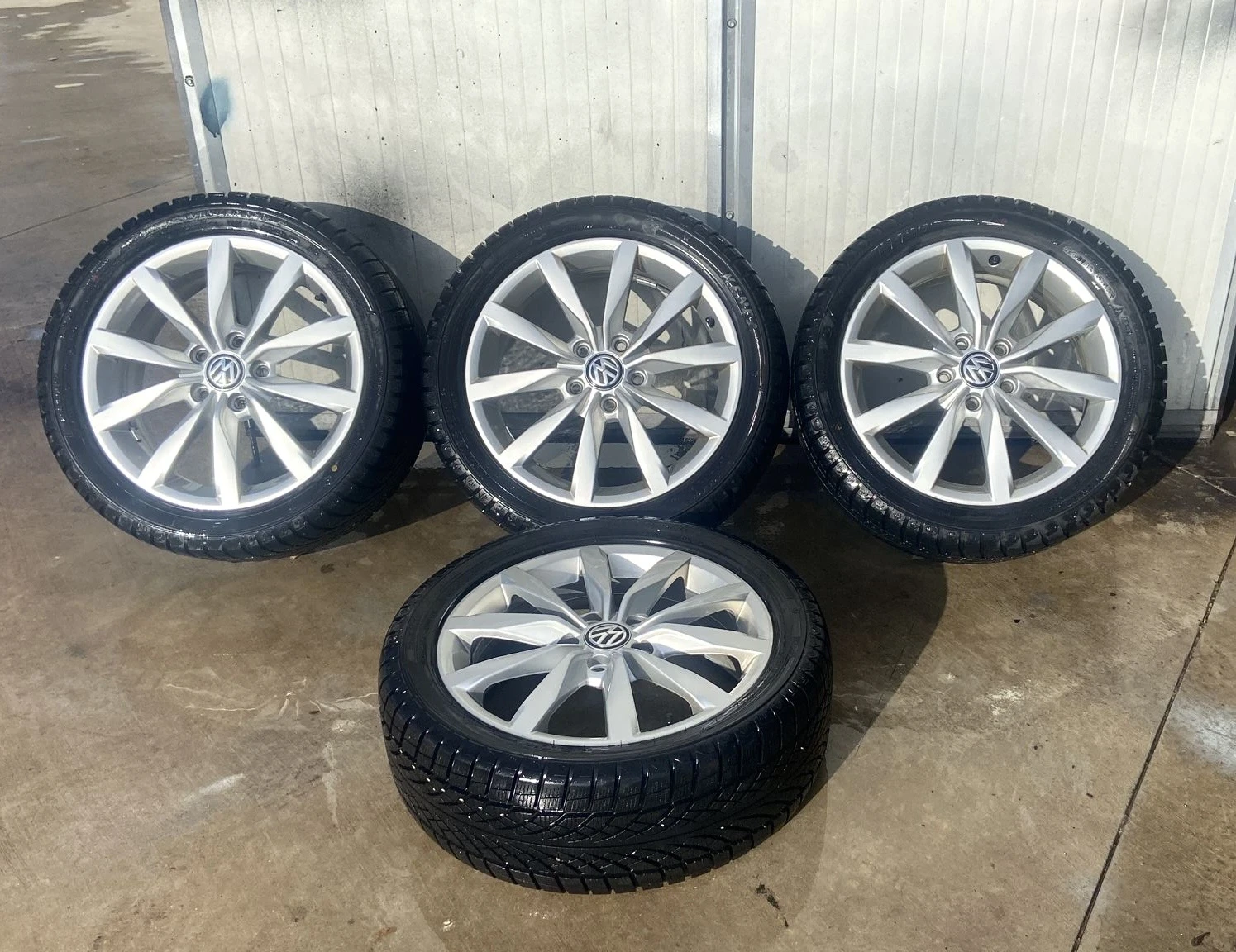 ���� � ������ 205/50R17 | Mobile.bg � ����������� 1