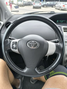 Toyota Yaris 1.3 , снимка 13